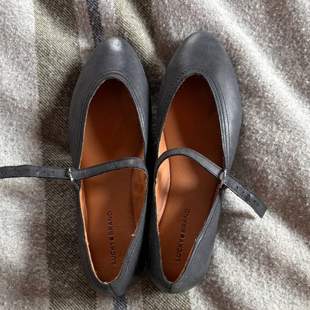 NWOT Lucky Brand Women's Charcoal Mary Jane Flats